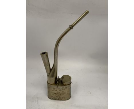 A VINTAGE METAL ORIENTAL PIPE WITH ENGRAVED DESIGN 