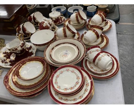 A LARGE ROYAL LEIGHTON VINTAGE PART DINNER SERVICE 