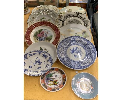 A QUANTITY OF CABINET PLATES TO INCLUDE SPODE, KUTANI, WEDGWOOD, BRITANNIA, ETC 