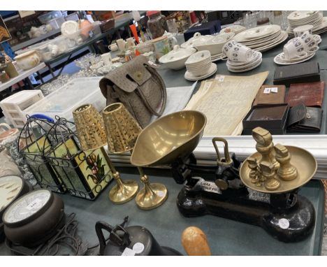A MIXED LOT TO INCLUDE LIBRA VINTAGE SCALES AND WEIGHTS, LEADED GLASS LANTERNS ETC 