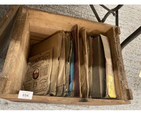 A COLLECTION OF VINTAGE 78RPM SHELLAC RECORDS 