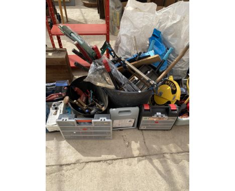 A LARGE ASSORTMENT OF TOOLS TO INCLUDE DRAINING RODS, A DRILL AND SHEARS ETC 