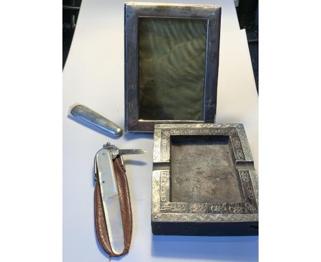 A HALLMARKED BIRMINGHAM SILVER PHOTOGRAPH FRAME (NO GLASS), A HALLMARKED CHESTER SILVER TOP, A POSSIBLY CONTINENTAL SILVER AS