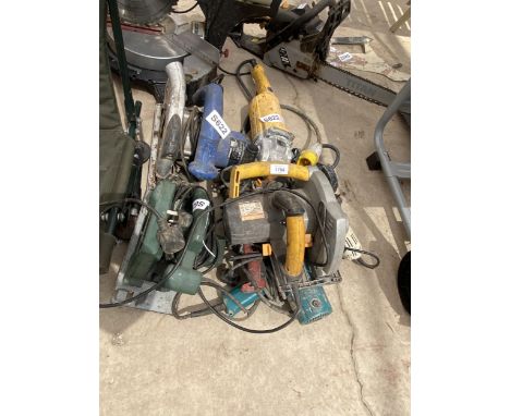 AN ASSORTMENT OF POWER TOOLS TO INCLUDE A DEWALT GRINDER AND RIP SAWS ETC 