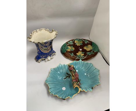 A VINTAGE MAJOLICA BOWL WITH HANDLE, MAJOLICA FRUIT PLATTER AND A VICTORIAN VASE 