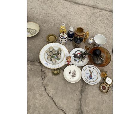 AN ASSORTMENT OF ITEMS TO INCLUDE CERAMIC PLATES AND JUGS ETC 
