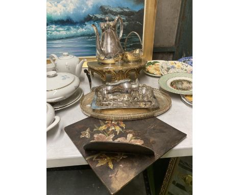 A MIXED LOT TO INCLUDE SILVER PLATED WARES, VINTAGE PAINTED SHELF ETC 