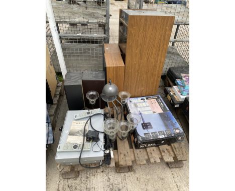 AN ASSORTMENT OF HOUSEHOLD CLEARANCE ITEMS TO INCLUDE ELECTRONICS AND LIGHT FITTINGS ETC 