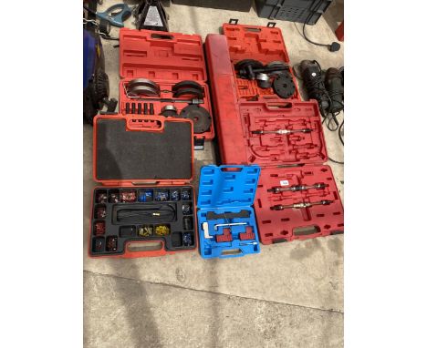 AN ASSORTMENT OF MECHANICS TOOLS TO INCLUDE A WHEEL BEARING KIT ETC 