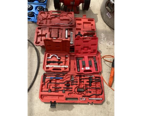 A LARGE ASSORTMENT OF CASED TOOLS TO INCLUDE AN ENGINE TIMING SET ETC 