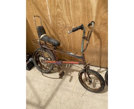 A VINTAGE ORIGINAL RALEIGH CHOPPER BIKE 