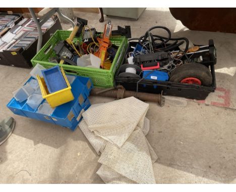 AN ASSORTMENT OF TOOLS TO INCLUDE DRILL BITS, WORK LIGHTS AND A SMALL ACRO PROP ETC 
