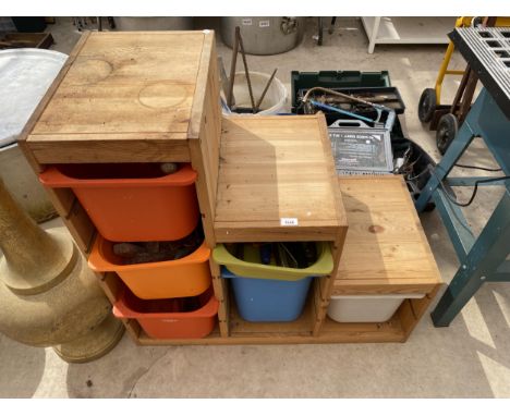 A WOODEN STORAGE CHEST CONTAINING A LARGE ASSORTMENT OF TOOLS TO INCLUDE HAMMERS, FILES AND SNIPS ETC 