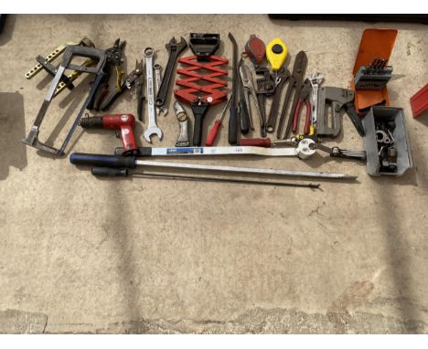 A LARGE ASSORTMENT OF TOOLS TO INCLUDE SPANNERS, SNIPS AND DRILL BITS ETC 