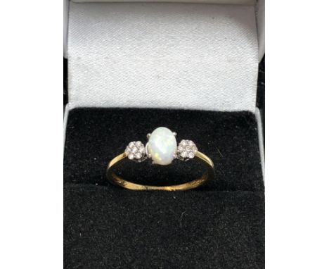 9ct gold opal &amp; diamond ring weight 1.8g