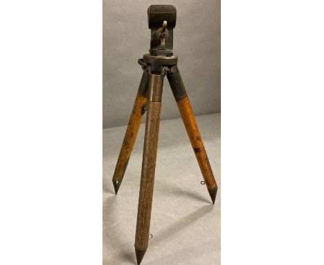 A Military oak and brass signalling telescope stand/tripod 1916 marked Houghton Butcher MFG Co No 30532 WW1 British Army 