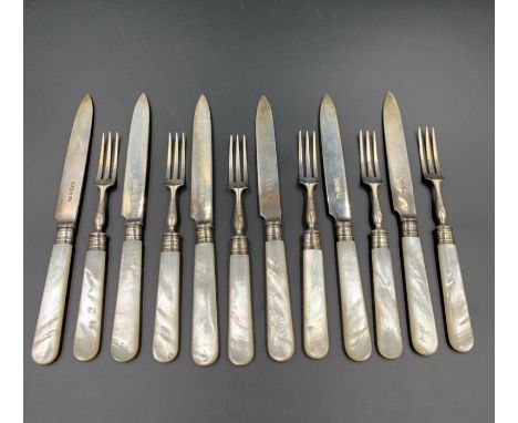 A six setting silver and mother of pearl dessert knife and fork set by George Hardisty, hallmarked for Sheffield 1928.