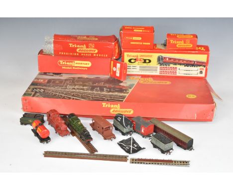 A collection of Hornby Dublo and Tri-ang 00 game model railway locomotives, coaches, rolling stock and accessories including 