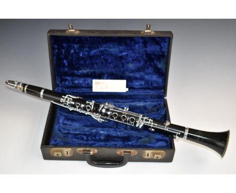 Coreton clarinet with rosewood body and resin flare, registration no 143830, in original Rexine covered fitted case