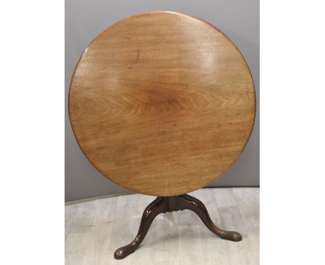 Georgian mahogany tilt top table with single plank top on tripod base, diameter 92cm