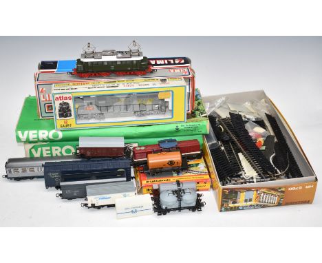 A collection of Lima, Atlas, Vollmer and similar&nbsp;00 gauge model railway locomotives, coaches, rolling stock and building