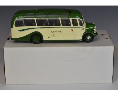 Original Classics diecast model Bedford OB coach with cream and green body, in original box.&nbsp;