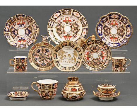 Miscellaneous Royal Crown Derby Imari and Witches pattern tea and ornamental ware, early - late 20th c,&nbsp;to include a cig