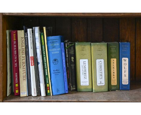 Art and antique reference books, etc  
