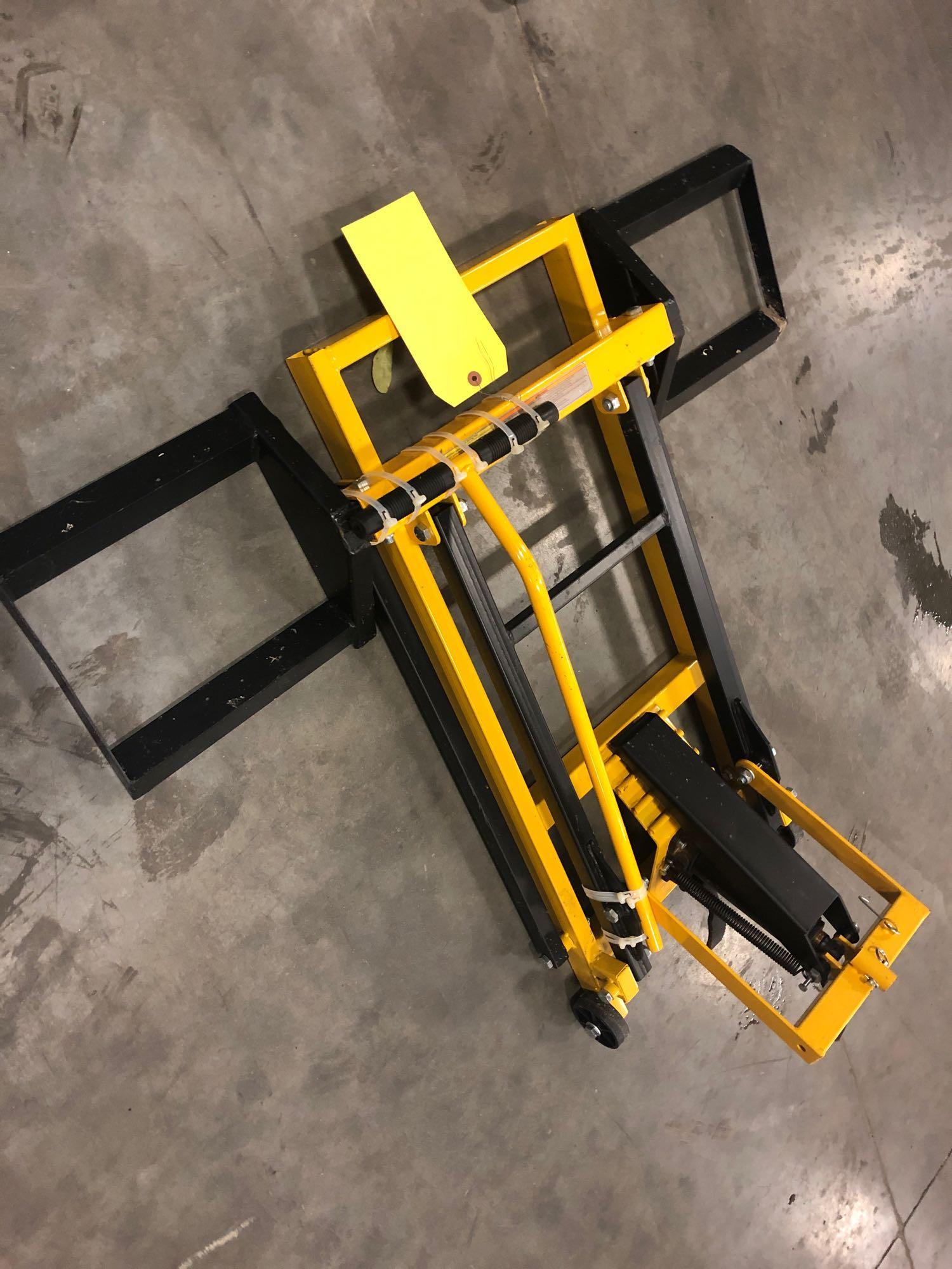 NEW EQUIPMENT LIFT