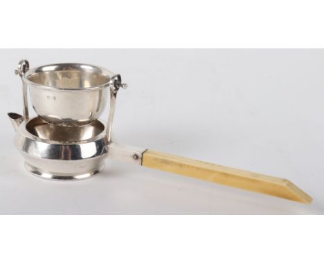 An Art Deco silver tea strainer, Atkin Brothers, Birmingham 1932, 17cmW
