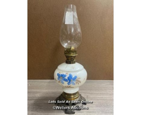 *VICTORIAN OIL LAMP WITH PAINTED GLASS RESERVOIR