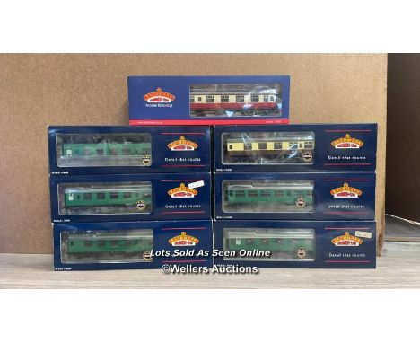 BACHMANN 00 SCALE, SEVEN CARRIAGES, BOXED, SEE PHOTOS FOR DETAILS