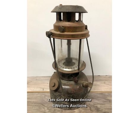*METAL PARAFFIN LAMP