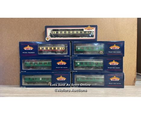 BACHMANN 00 SCALE, SEVEN CARRIAGES, BOXED, SEE PHOTOS FOR DETAILS