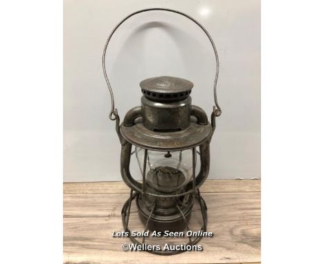 *METAL PARAFFIN LAMP