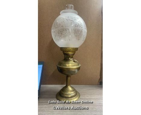 *VINTAGE GEMFINE TWIN BURNER BRASS CORINTHIAN OIL LAMP WITH GLOBE SHADE