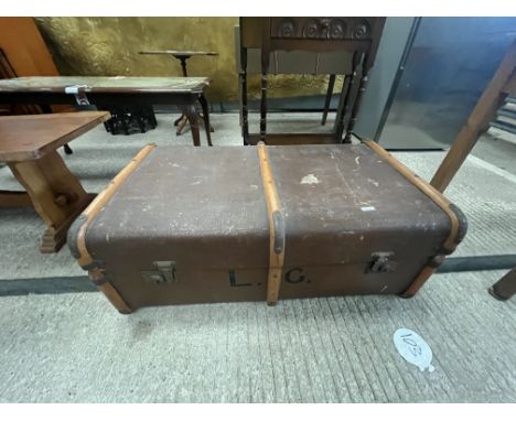 VINTAGE CABIN TRUNK