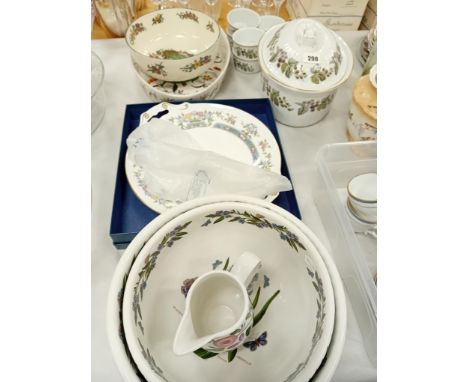 2 LARGE PORTMEIRION BOWLS, SERVING DISH, JUG, ROYAL WORCESTER LAVINIA SERVING DISH ETC