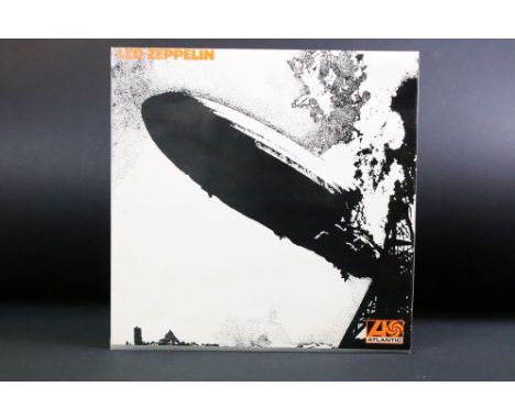 Vinyl - Led Zeppelin self titled LP on Atlantic Records 588171. UK pressing, plum Atlantic labels, 7 Arts credits A 1 / B 1 m