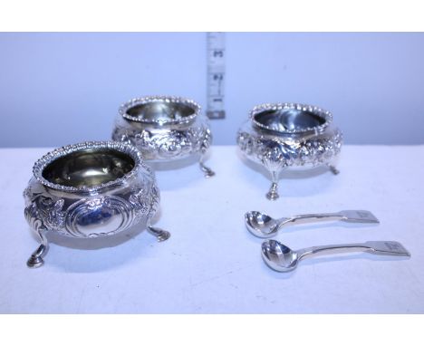 Three hallmarked Silver salts and two silver spoons nett weight 294g 