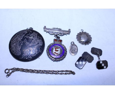 A job lot of assorted Silver items 