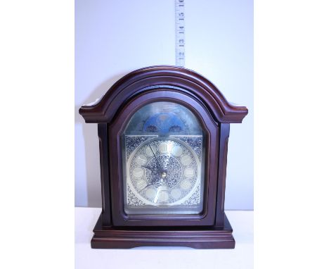 A Bentima battery powered mantel clock 