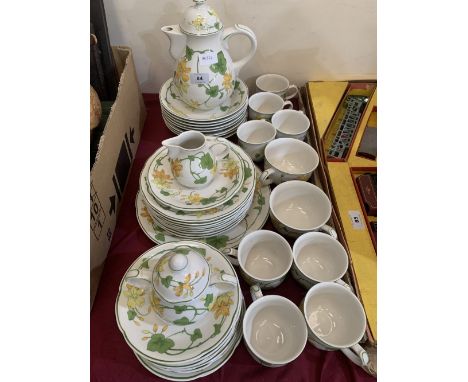 A Villeroy &amp; Boch Geranium pattern part dinner and tea service comprising 40 pieces