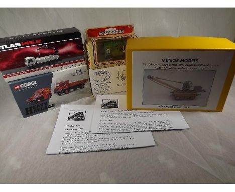 Model railways - an O gauge kit by Parkside, PS108 LNER 20 ton hopper wagon and an O gauge kit by Meteor Models, 5 ton hand c