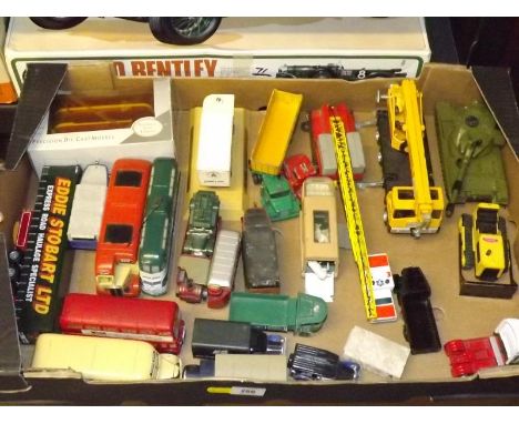 A box of diecast model motor vehicles to include Matchbox King size articulation horse van with horse, Corgi Major tower cran