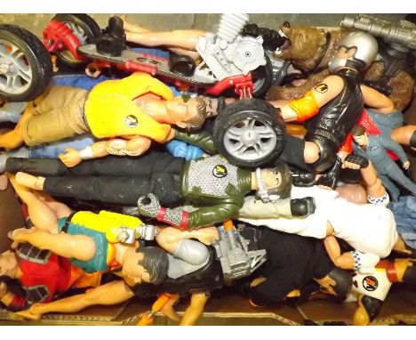 A large collection of Action Man Dolls, clothing and accessories - Est £20 - 340