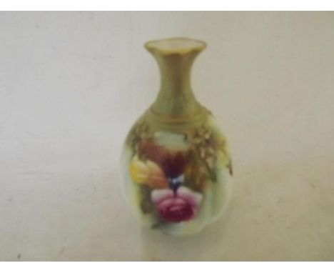 Royal Worcester - an early 20th century small solifleur, hand painted with depictions of roses, Hadleys, 10.5 cm (h) - Est £5
