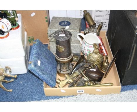 A SMALL TRAY OF SUNDRIES TO INCLUDE PATERSON MINERS LAMP, an Arts & Crafts style covered dish, blow torch etc