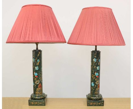 A pair of Regency-style toleware table lamps, of recent manufacture, with Chinoiserie decoration and red shades, 14cm wide14c