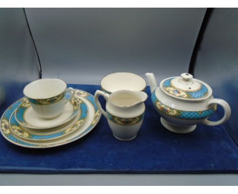 Scotch Ivory B P Co ltd tea service incl teapot, milk jug, sugar bowl, 8 cups, 9 saucers, 10 side plates and 2 serving plates